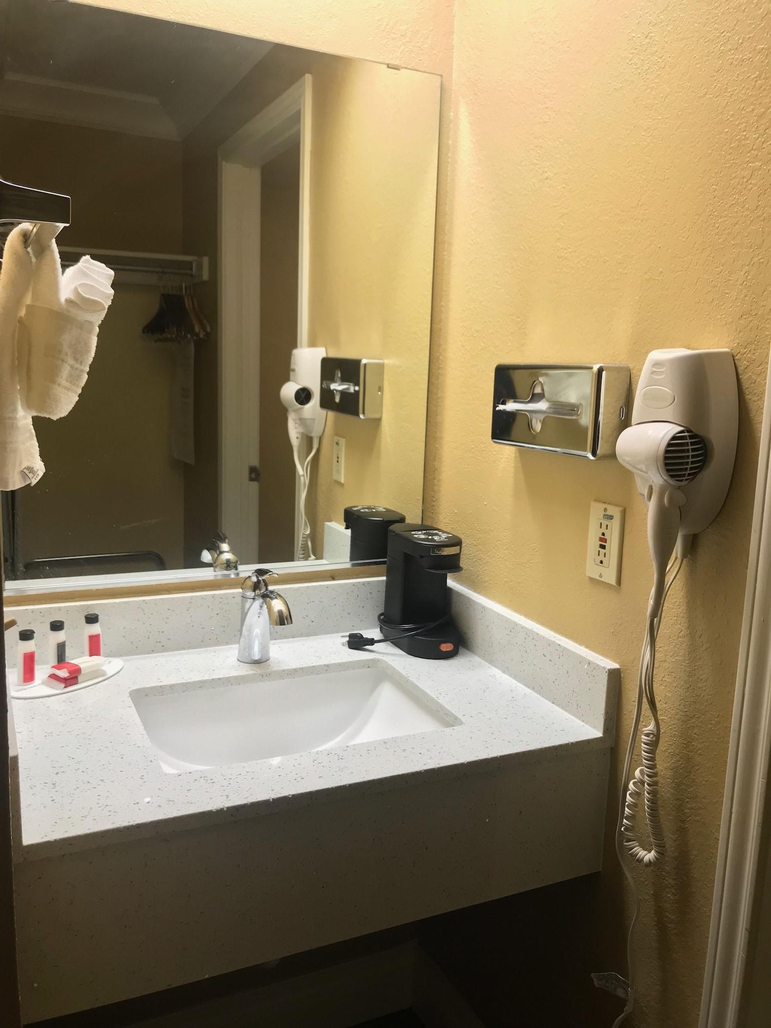 Days Inn By Wyndham San Antonio Airport Esterno foto