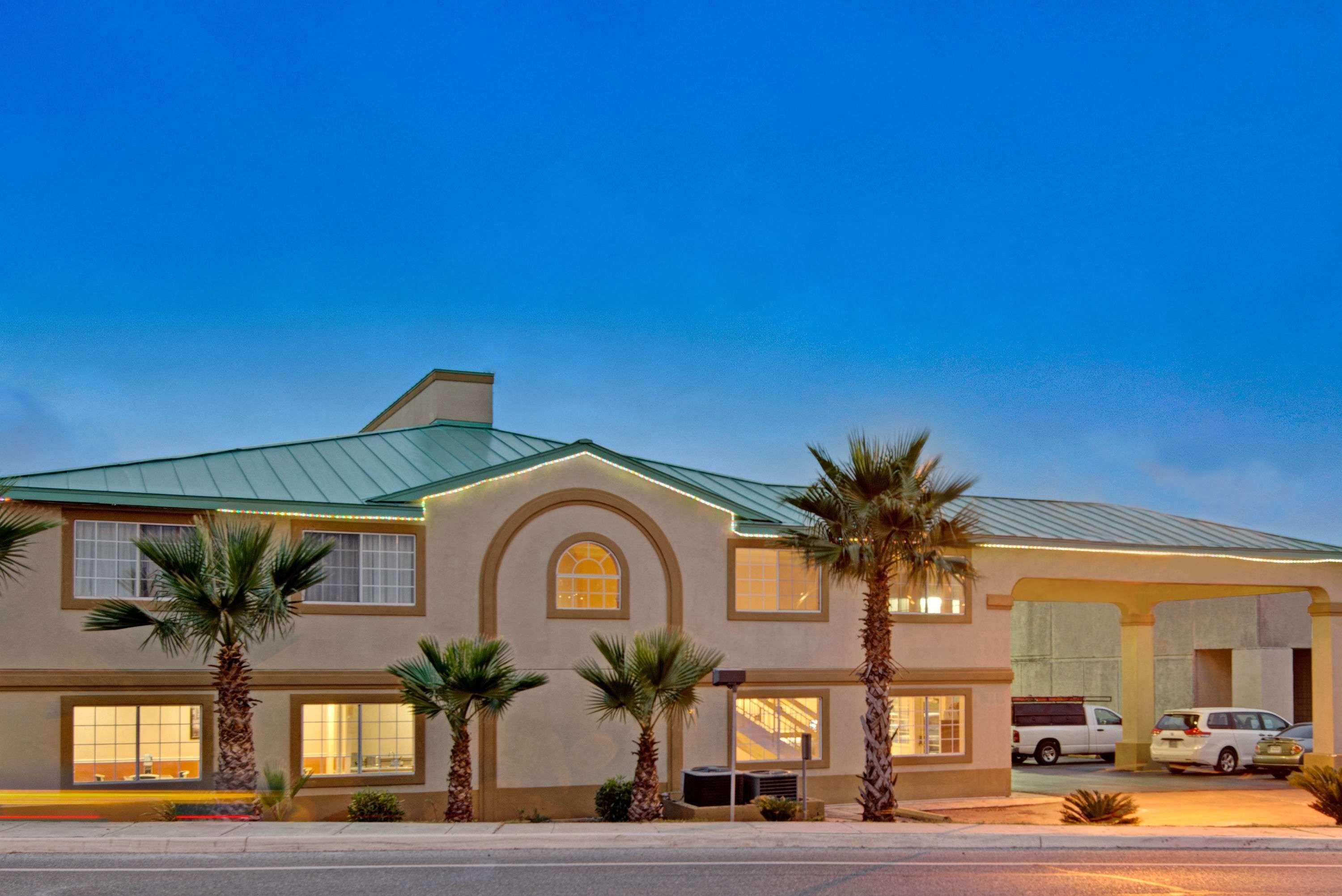 Days Inn By Wyndham San Antonio Airport Esterno foto