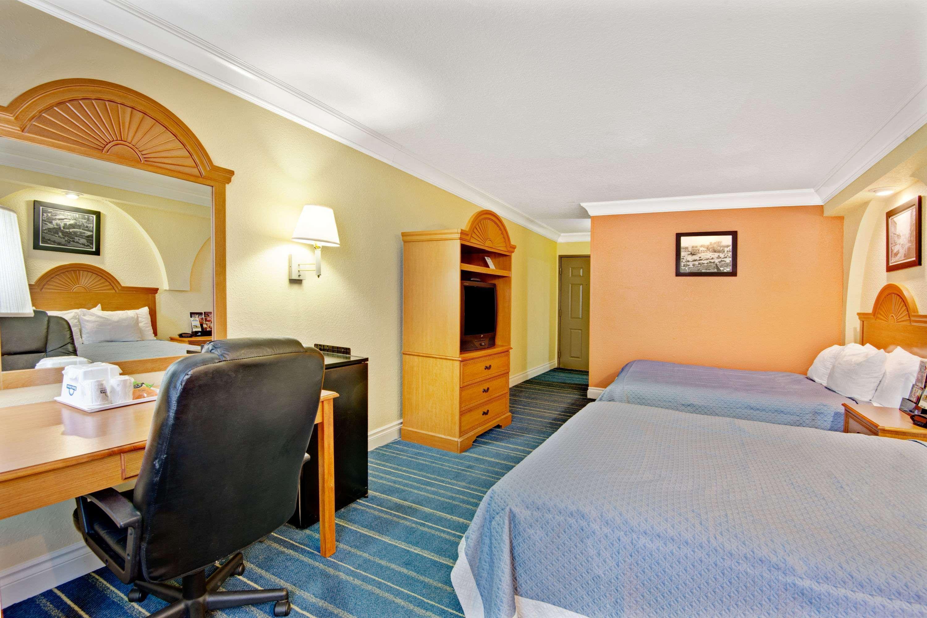 Days Inn By Wyndham San Antonio Airport Esterno foto