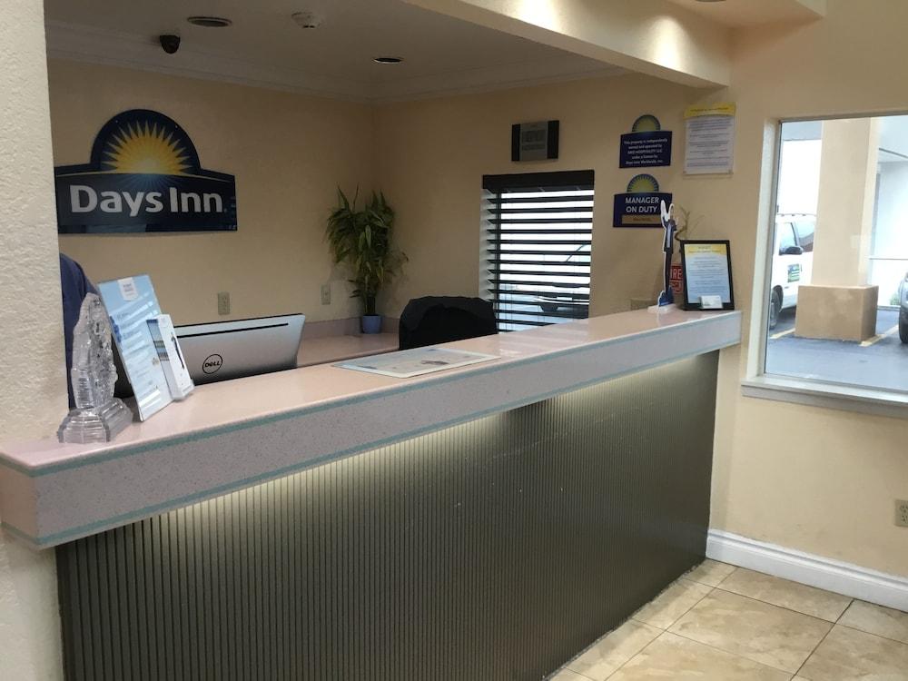Days Inn By Wyndham San Antonio Airport Esterno foto