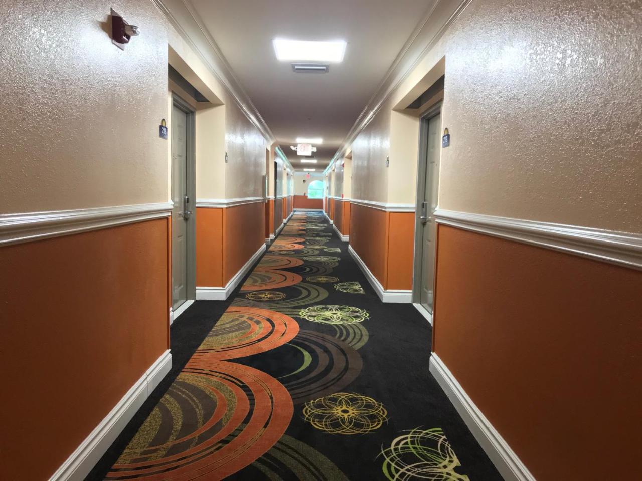 Days Inn By Wyndham San Antonio Airport Esterno foto